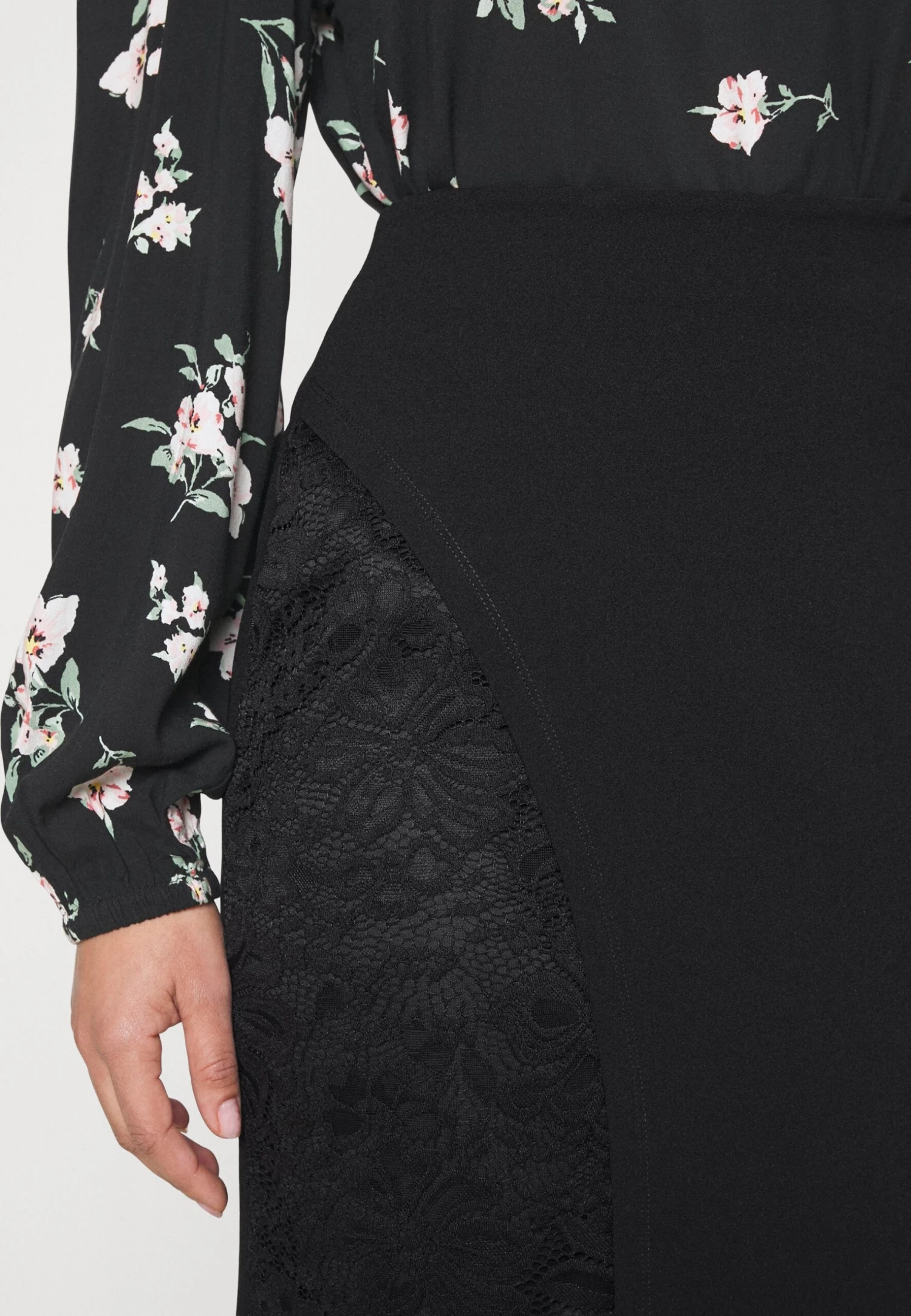 Panel Asymmetric- Minifalda - Black - Imagen 5